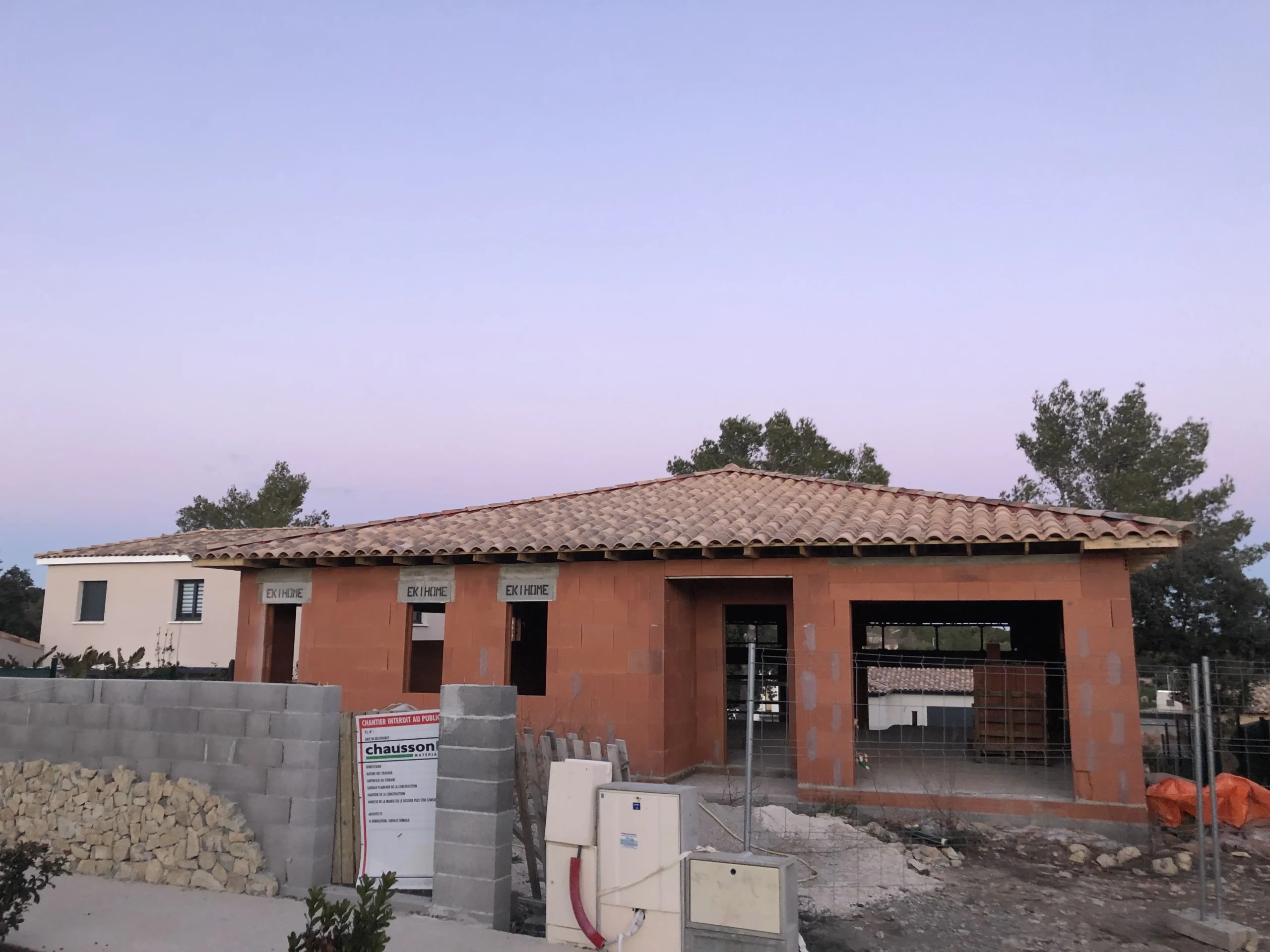 Maçon Nîmes construction maison de village gros oeuvre